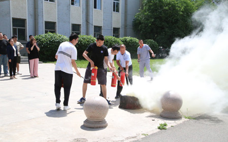 標(biāo)題：呼和浩特分院組織開展消防安全講座培訓(xùn)與演練活動(dòng)
瀏覽次數(shù)：1048
發(fā)表時(shí)間：2024-06-14