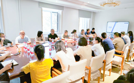 標(biāo)題：研究中心召開(kāi)研發(fā)工作推進(jìn)會(huì)暨落實(shí)“十四五”規(guī)劃研討交流會(huì)
瀏覽次數(shù)：946
發(fā)表時(shí)間：2024-07-23